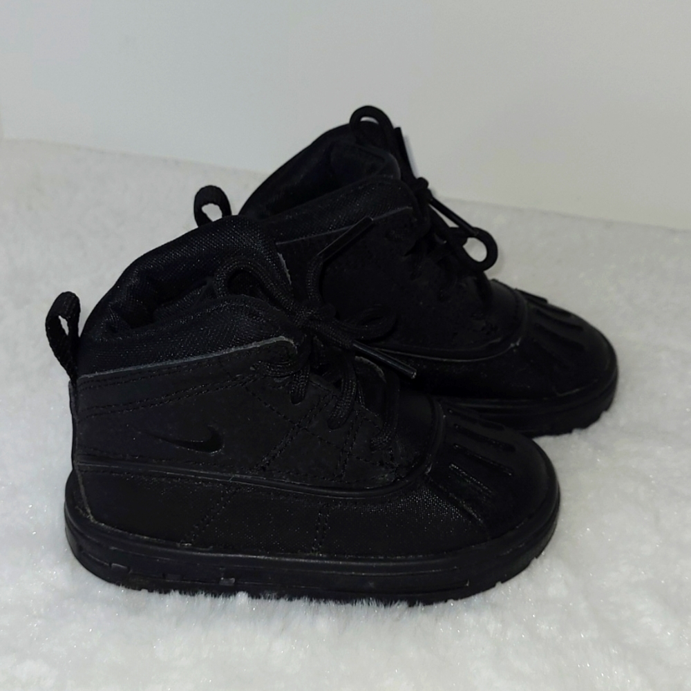 Nike ACG Kids Black Sneakers